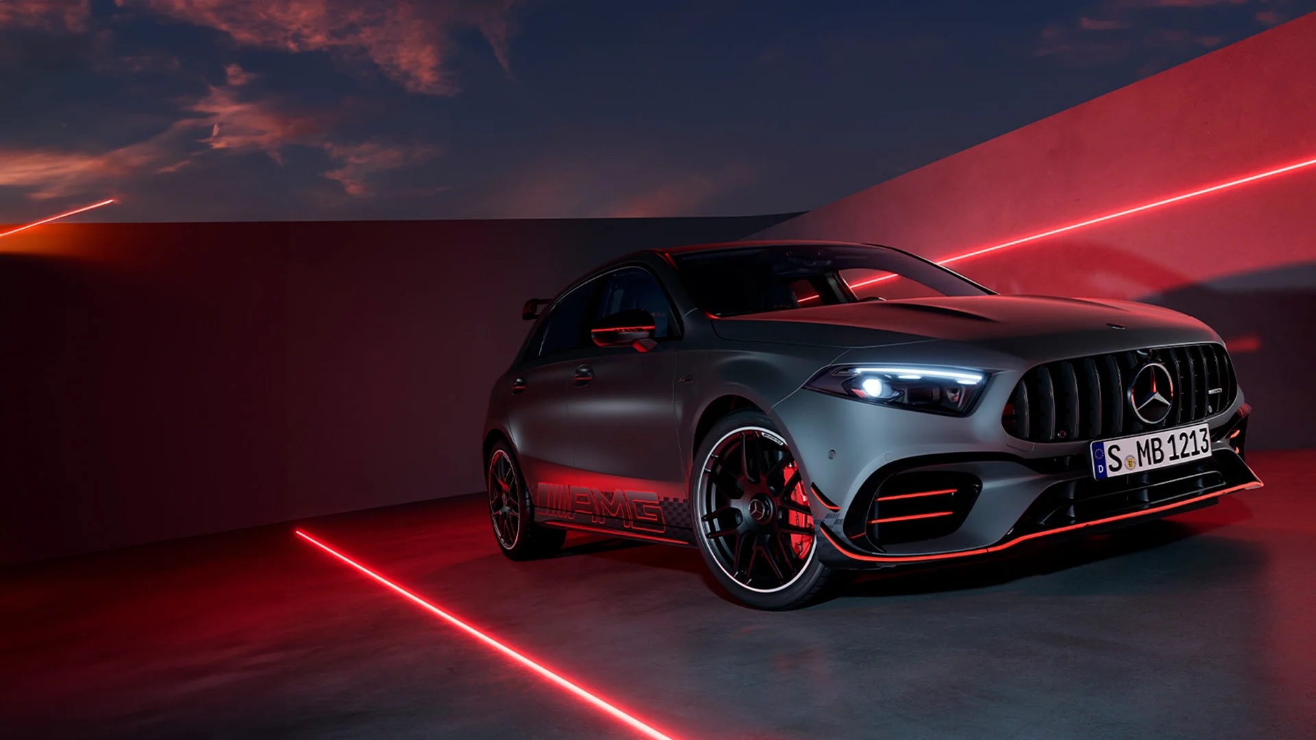 Alemautos-mercedes-benz-amg-a-45-s-exterior-mobile