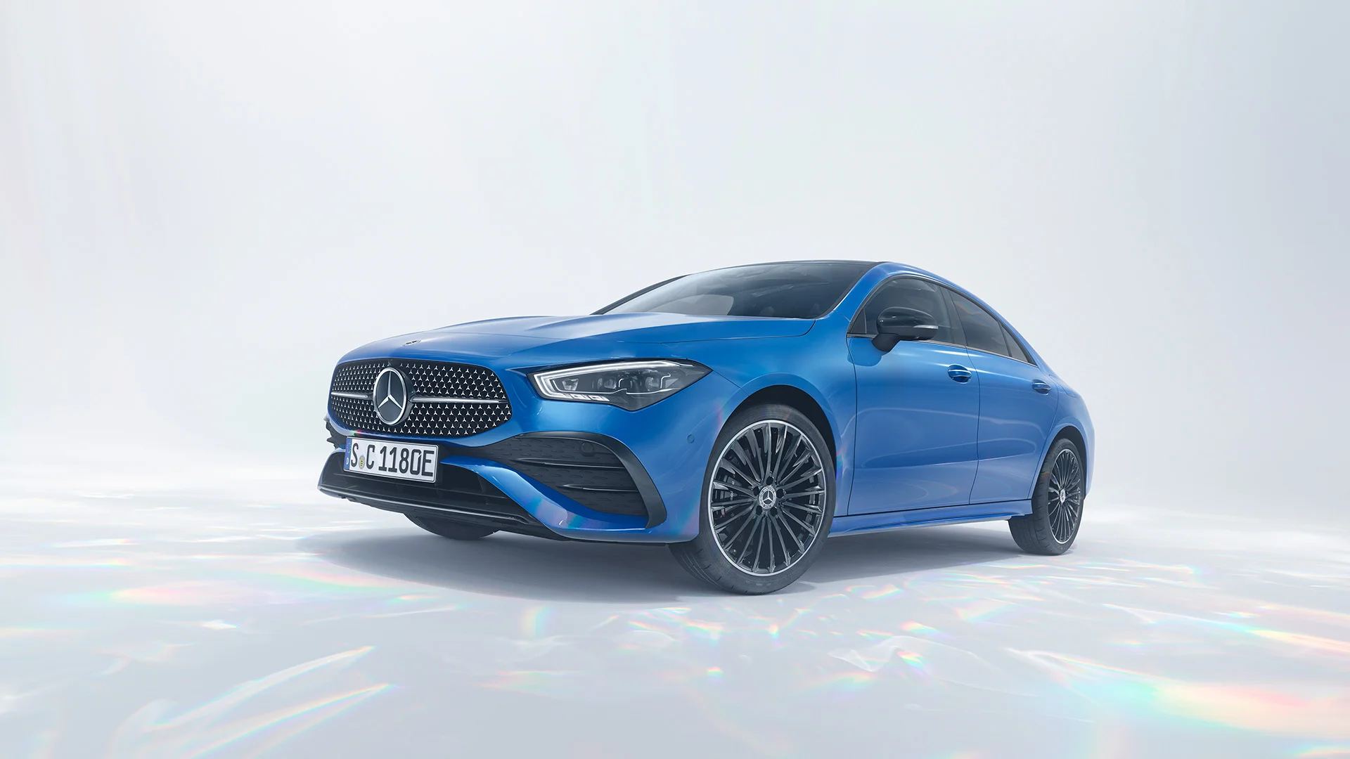Mercedes-benz-alemautos-derecha-cla-200-amg-line