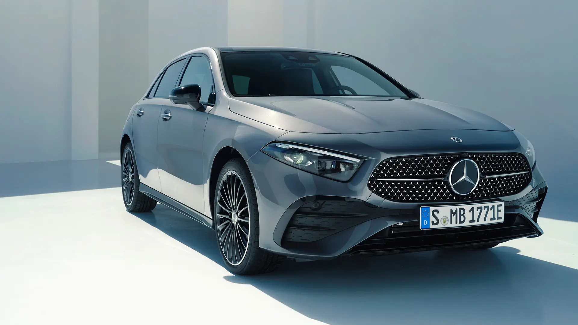 Mercedes-benz-alemautos-exterior-A-35-4MATIC-FACELIFT