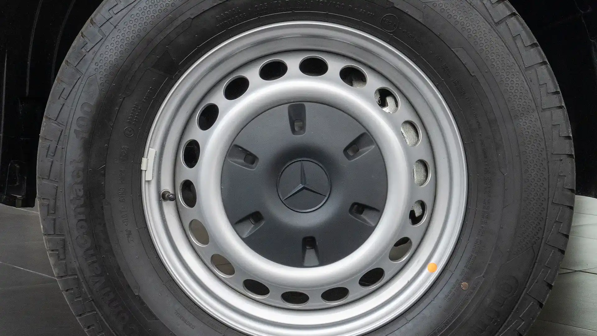 Mercedes-benz-alemautos-banner-sprinter-415-360-exterior-carrusel-3