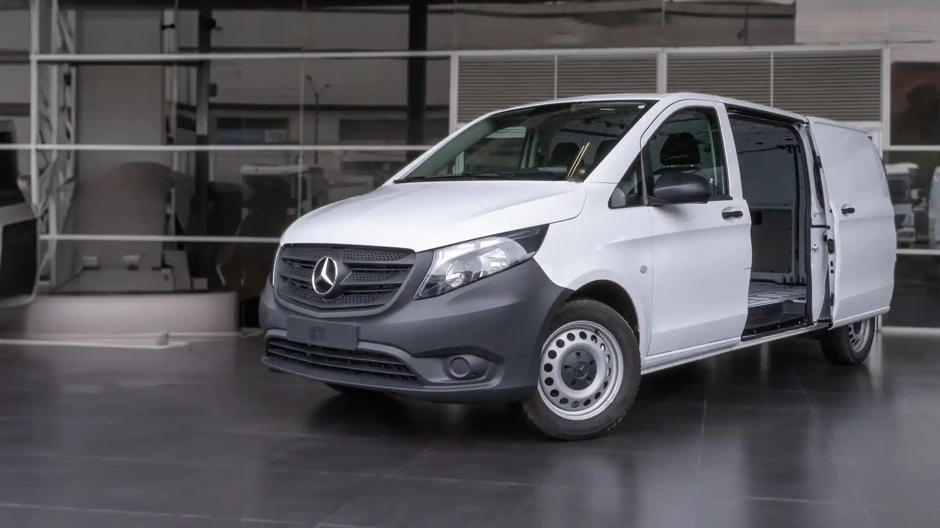 Alemautos-mercedes-benz-vito-114-cerrada-exterior-mobile