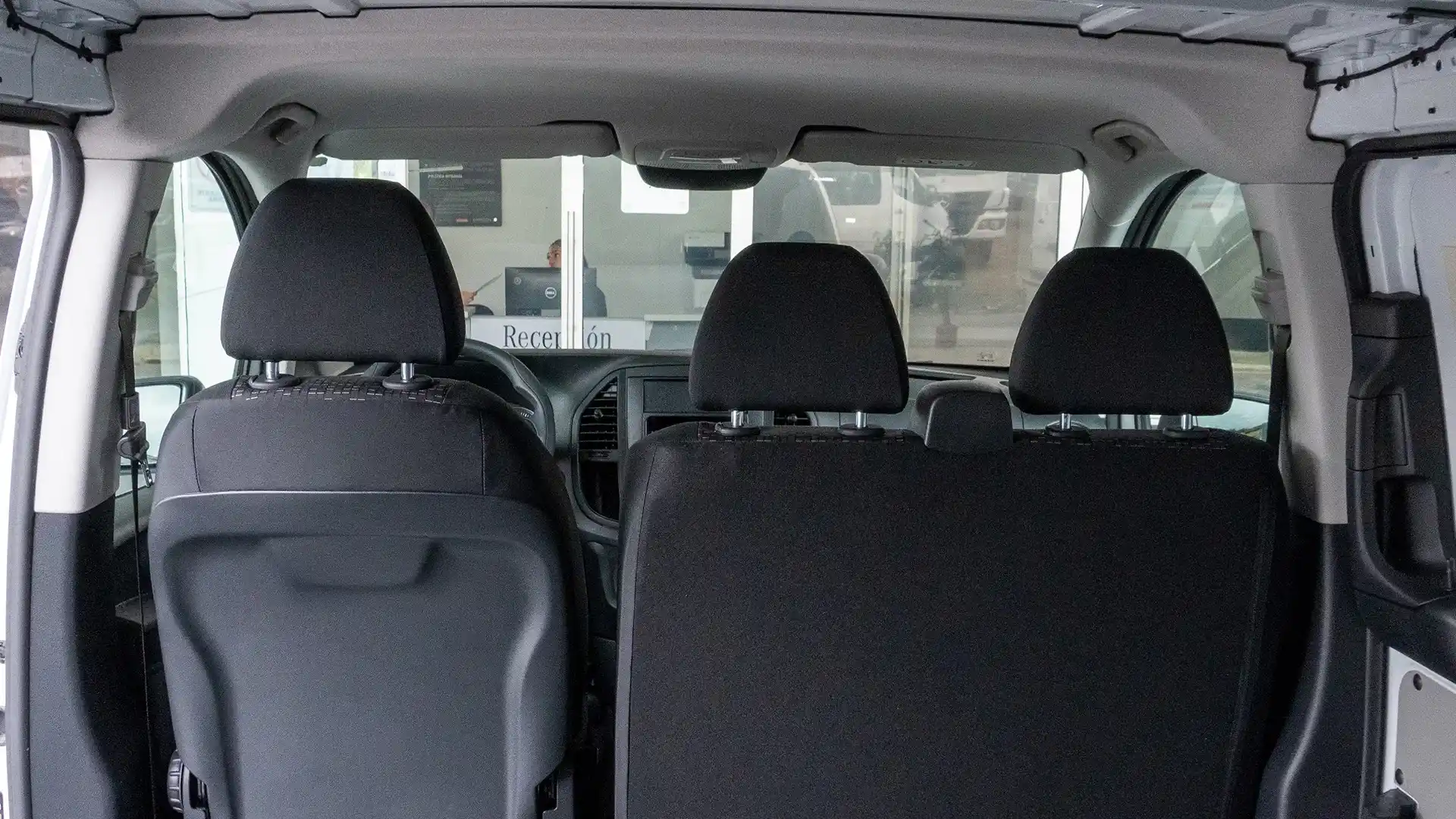 Alemautos-mercedes-benz-vito-114-cerrada-interior-mobile