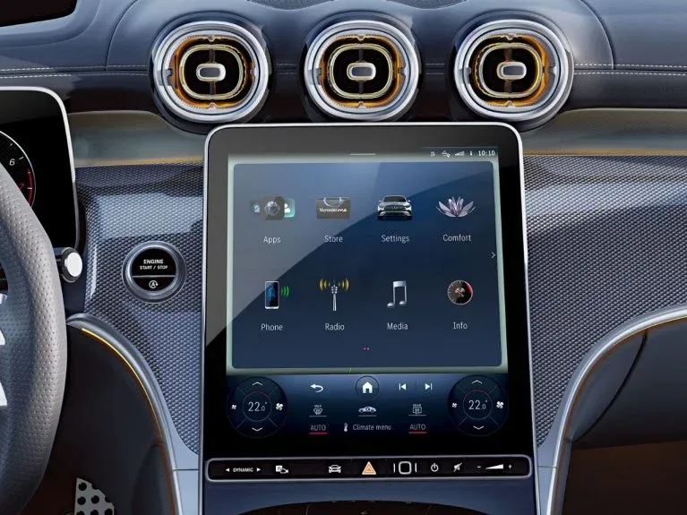 alemautos-mercedes-benz-glc-300-coupe-interior-tooltip-pantalla