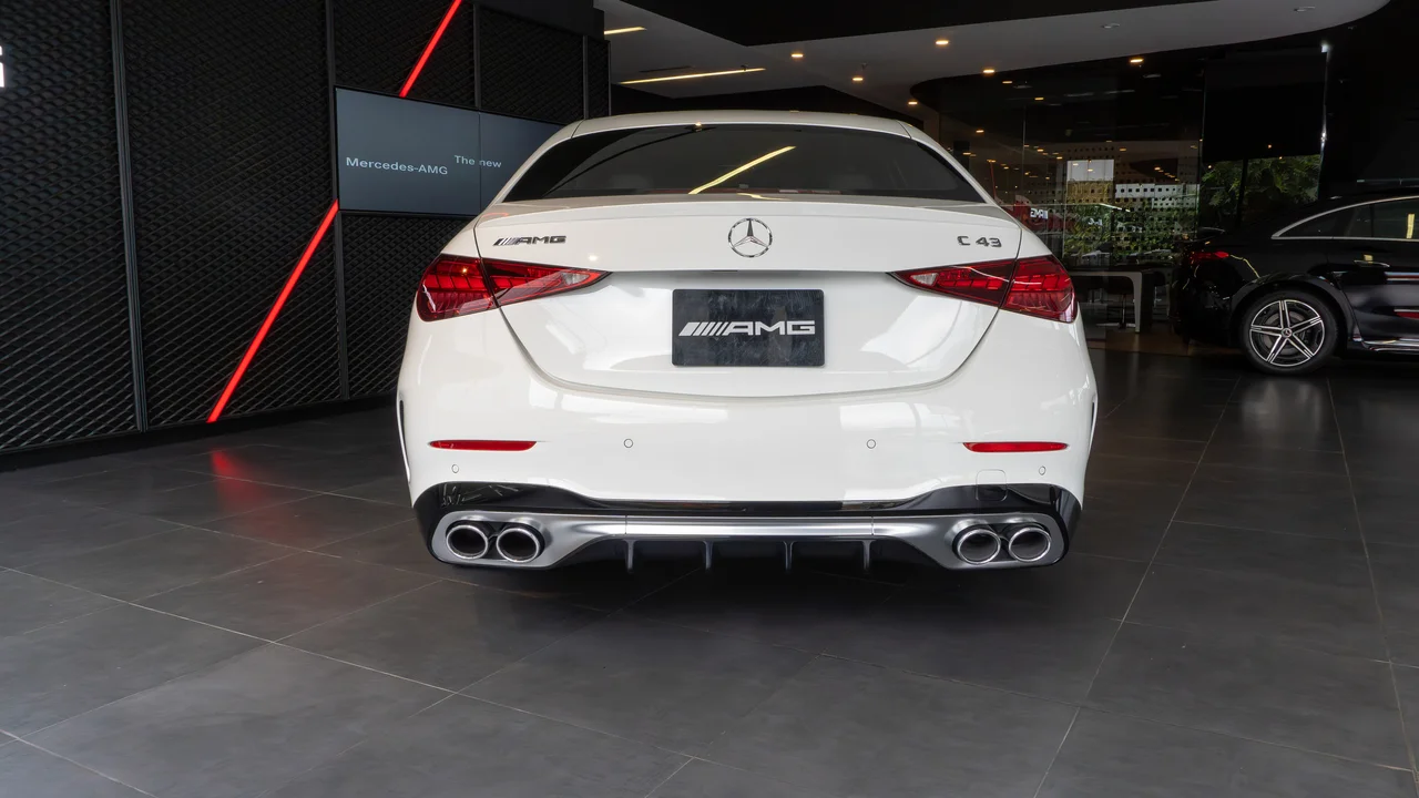 alemautos-mercedes-benz-c-43-maletero