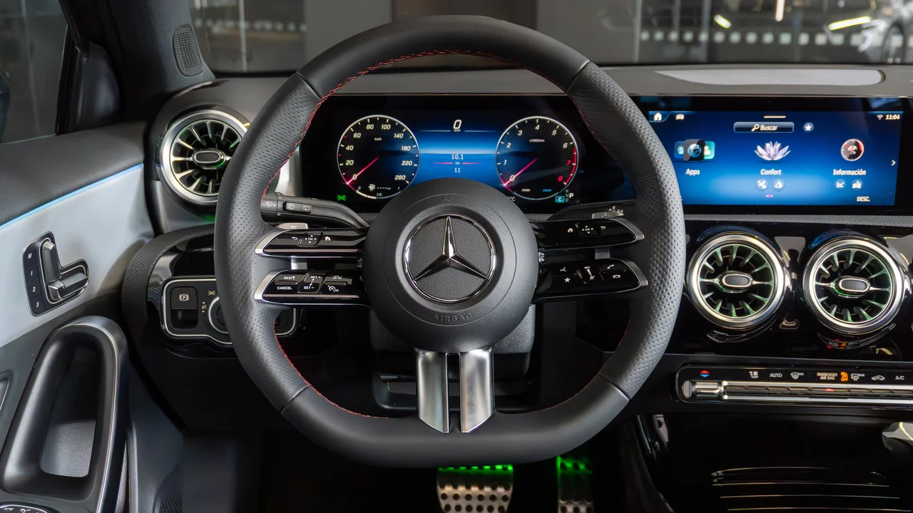 alemautos mercedes benz a250 volante new