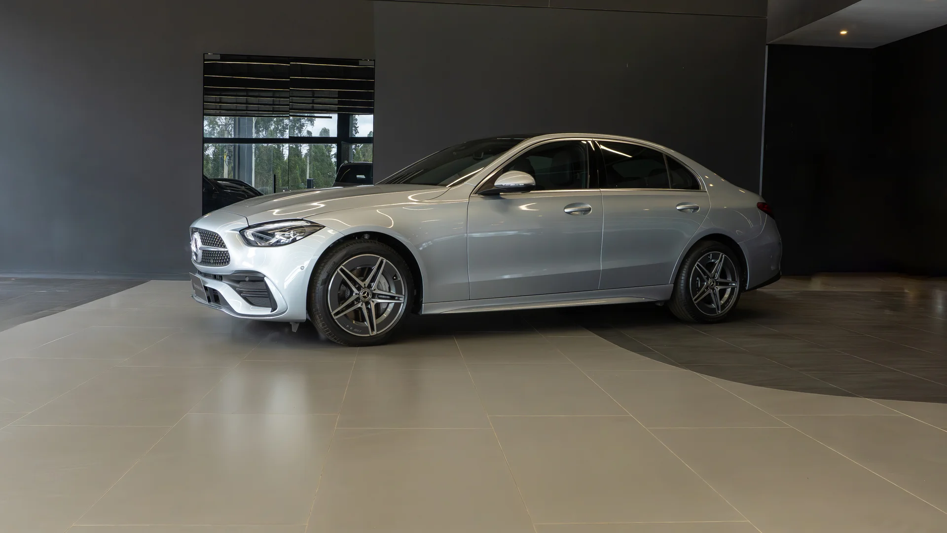 alemautos-mercedes-benz-c200-exterior-mobile-v2