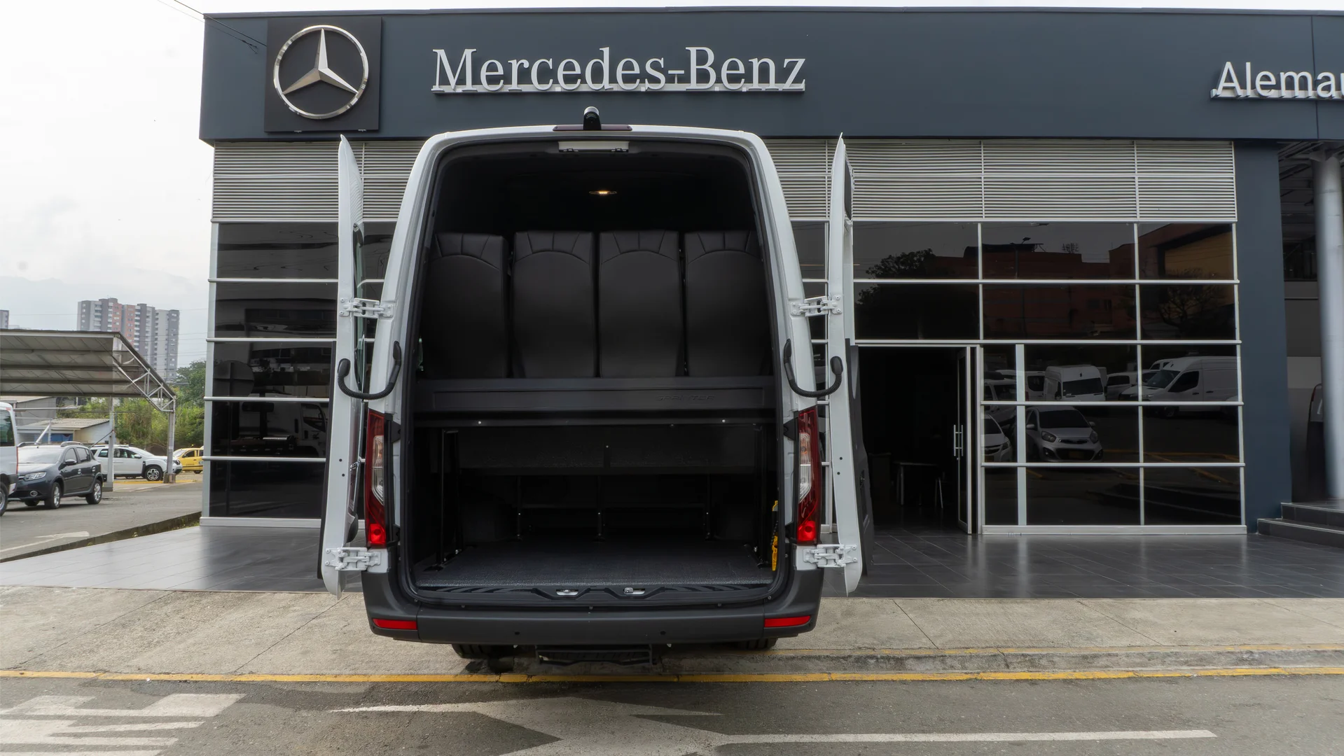 Mercedes-benz-alemautos-exterior-tooltip-2-sprinter