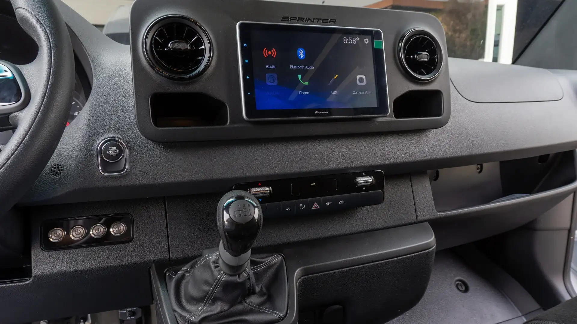 Mercedes-benz-alemautos-interior-tooltip-1-sprinter