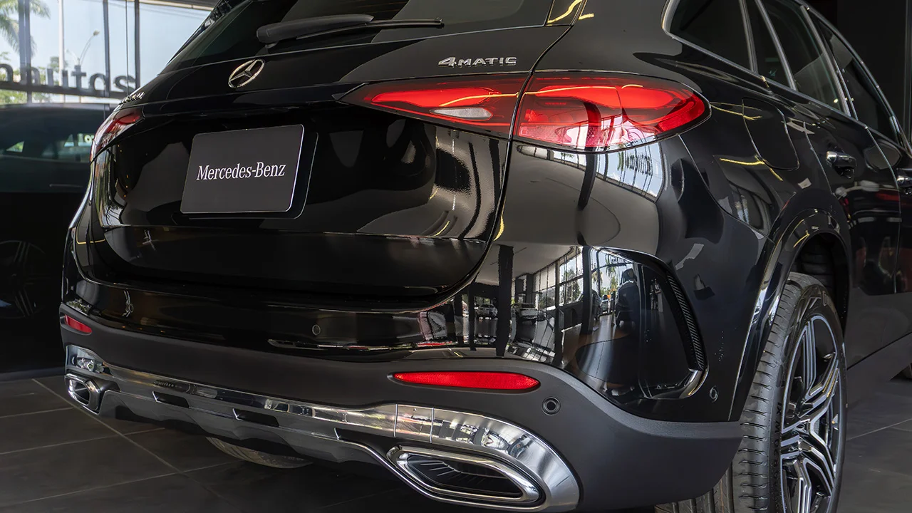 Mercedes-benz-alemautos-exterior-tootlip-4-glc-300-4matic-amg-line