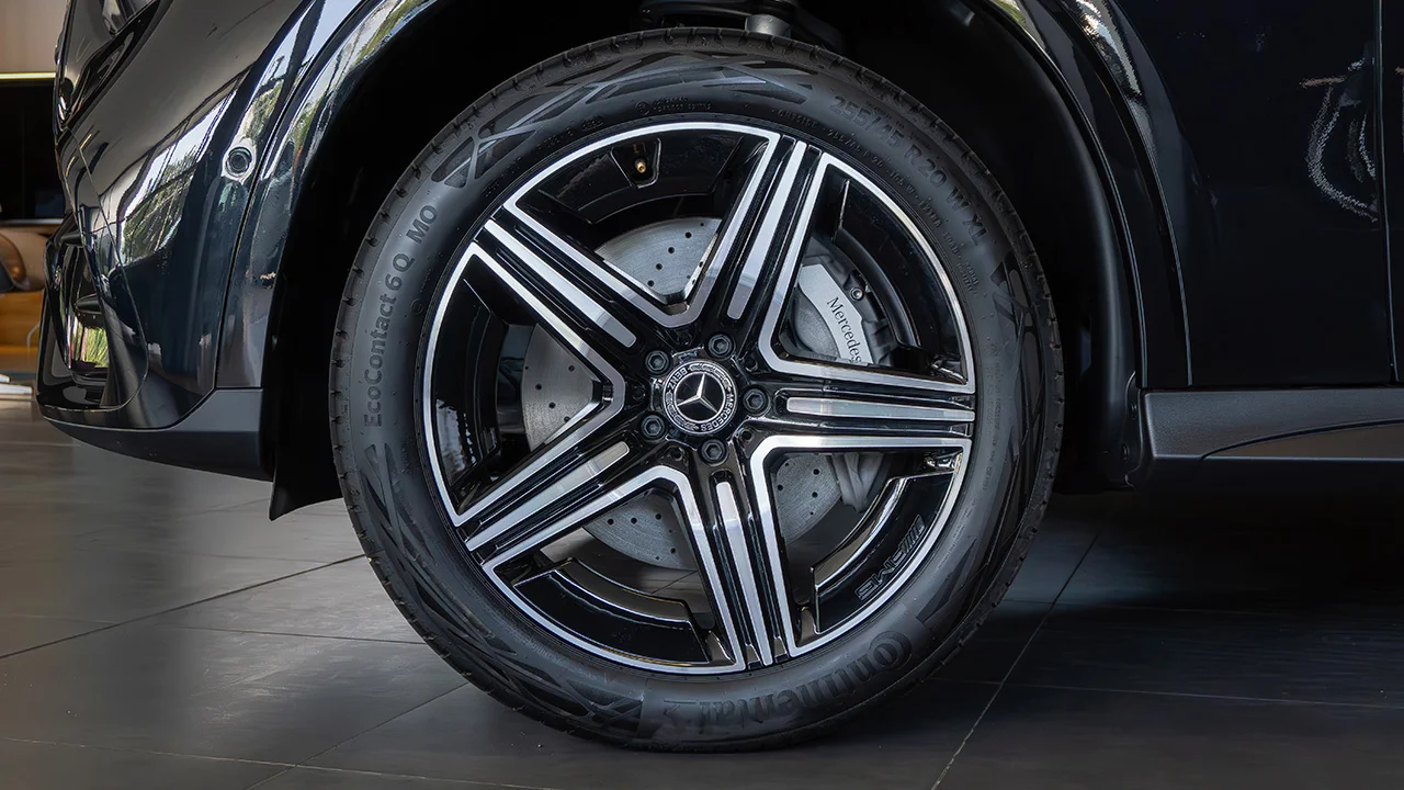 Mercedes-benz-alemautos-exterior-tootlip-3-glc-300-4matic-amg