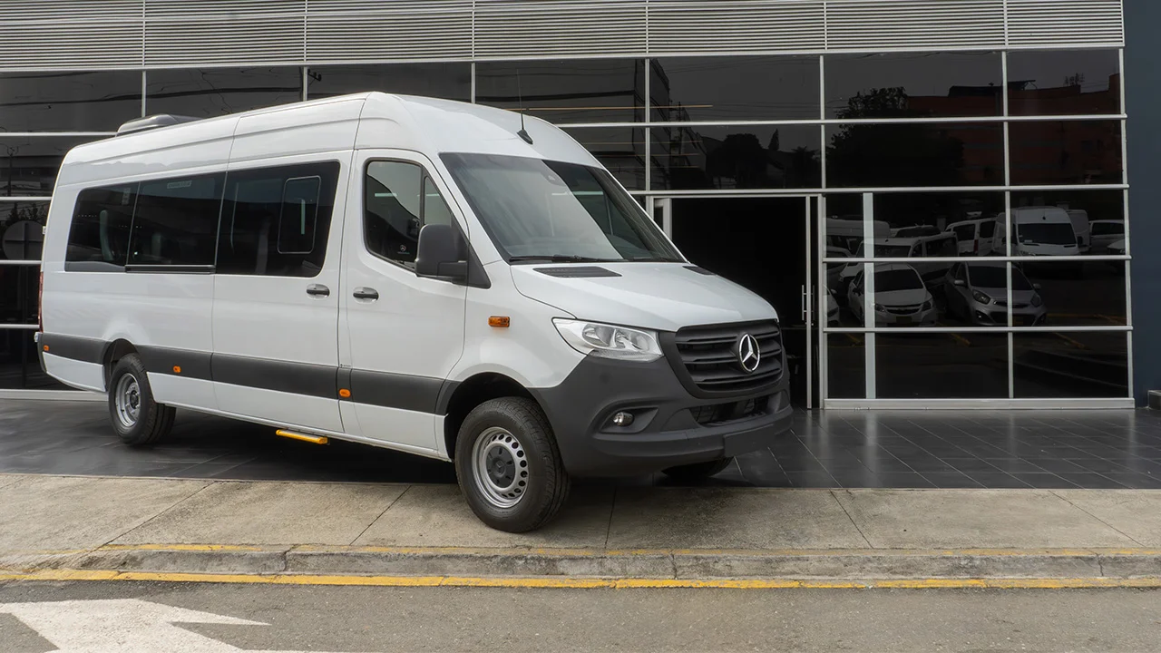 Mercedes-benz-alemautos-derecha-sprinter