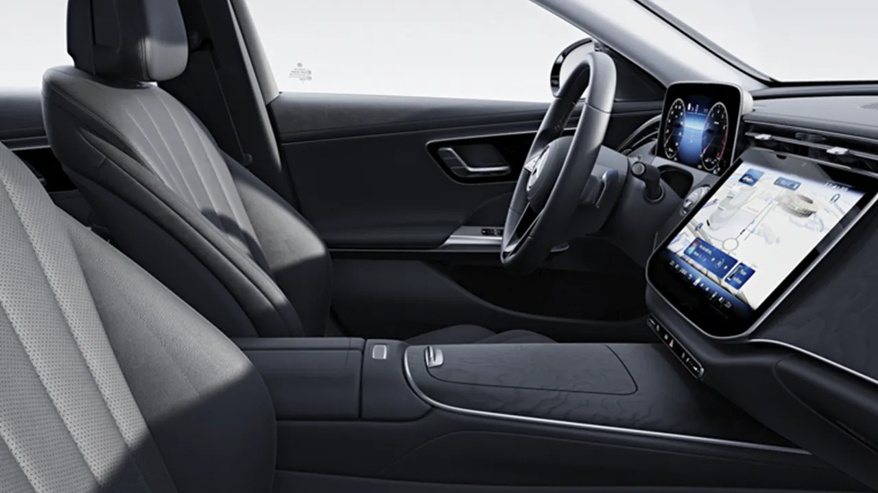 Alemautos-mercedes-benz-e300e-interior-tootlip-1