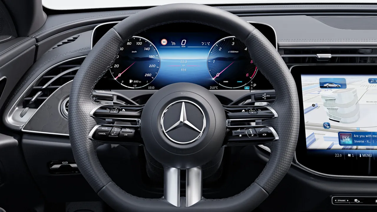 Alemautos-mercedes-benz-e300e-interior-tootlip-2