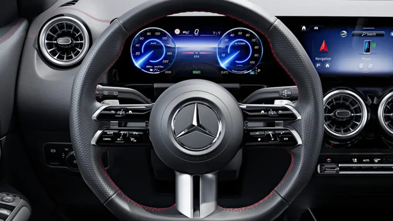 Mercedes-benz-alemautos-interior-tooltip-1-eqa-350-4matic