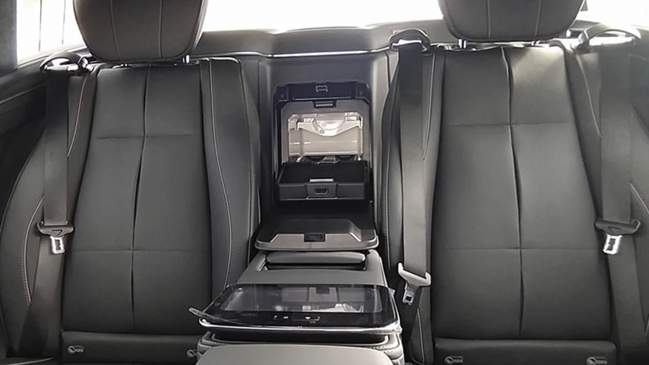 Mercedes-benz-alemautos-interior-tooltip-1-gls-600-maybach